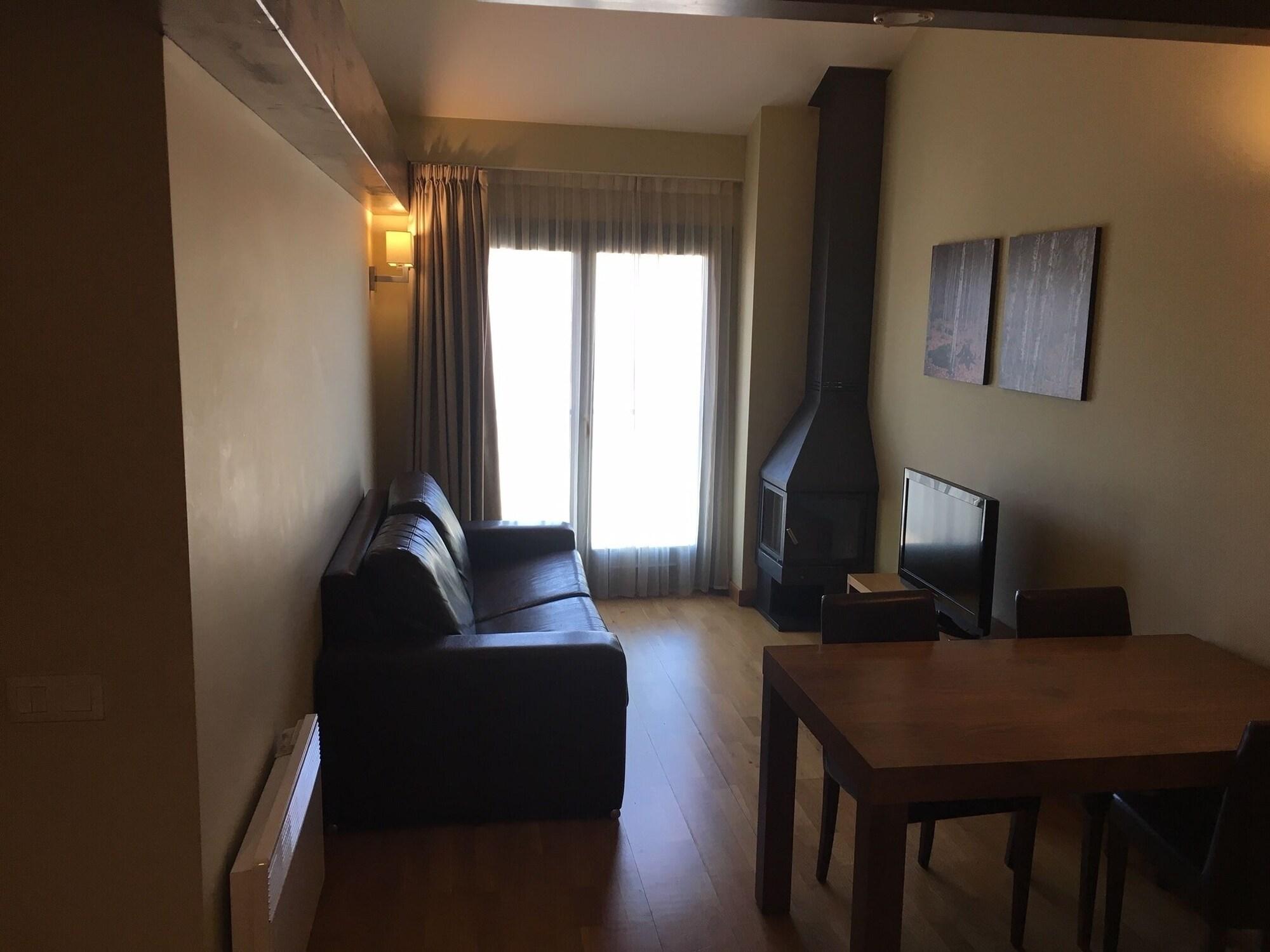 & Cerdanya Aparthotel 2*